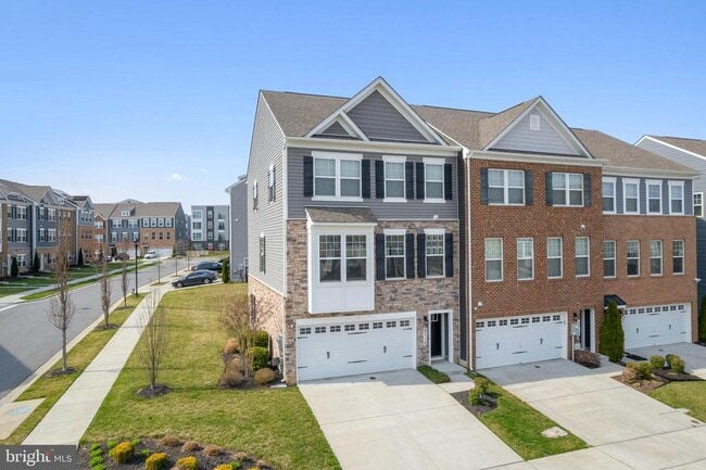 Building Photo - 9715 Summerton Dr