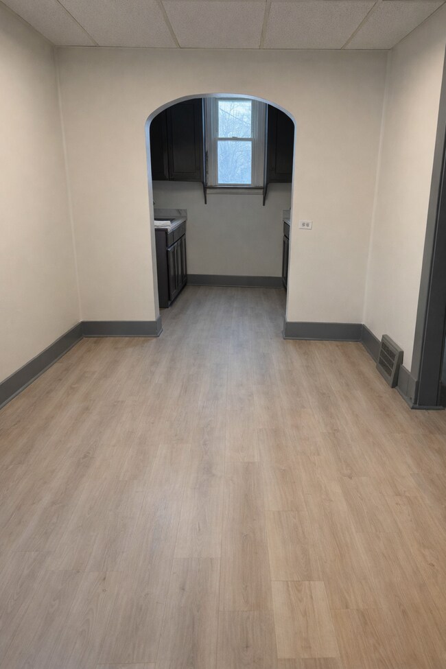 Photo - 7610 Rosewood Ave