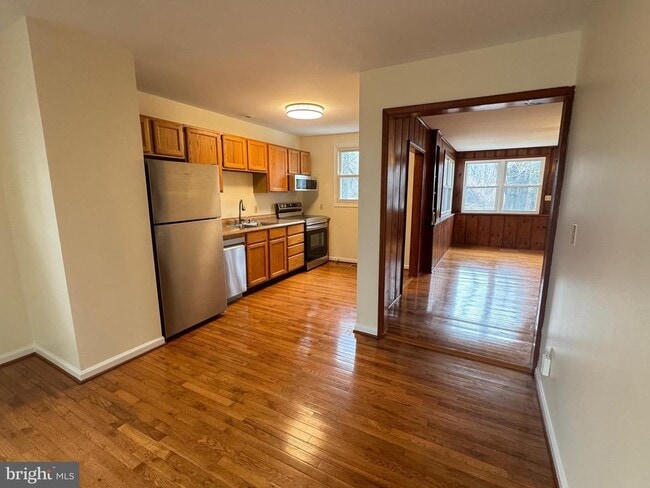 Photo - 1334 Waterbury Rd