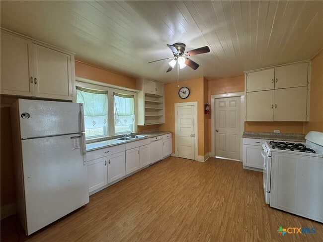 Photo - 1451 Old Seguin Luling Rd