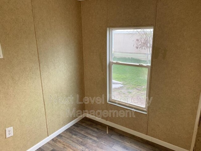 Photo - 111 S Cedar Dr