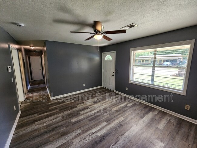 Photo - 1406 Jackson Dr