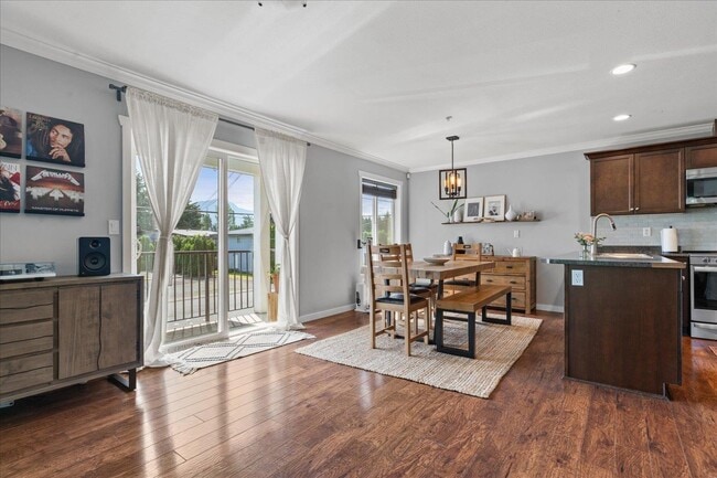 Photo - 46298 Third Av