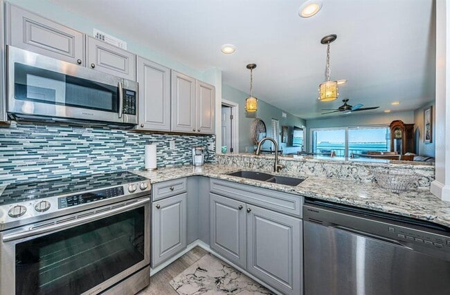 6265 Sun Blvd Unit 309