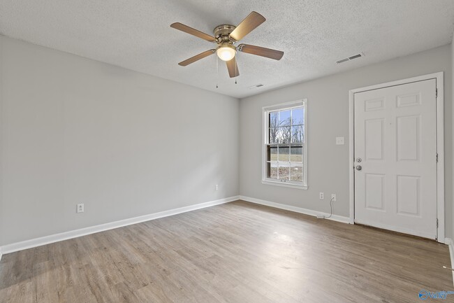 Photo - 2710 Cave Ave NW