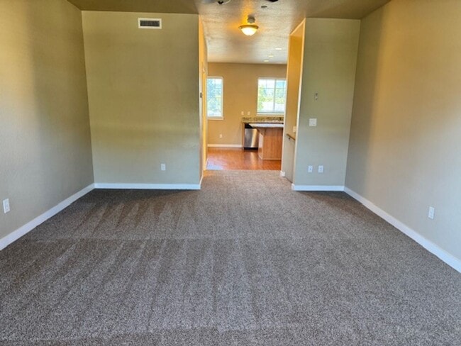 Photo - 3 LEVEL CONDO W/ UPGRADES, GARAGE/ FENCED ...