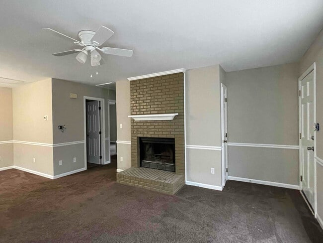 Photo - 1235 Shakentown St