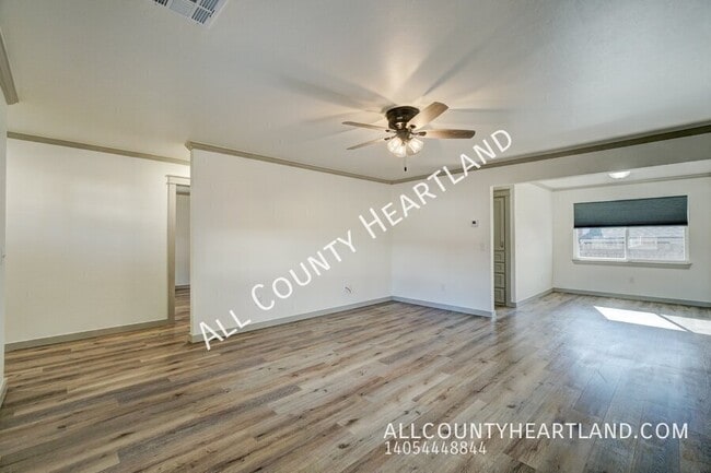 Photo - 330 E 6th St