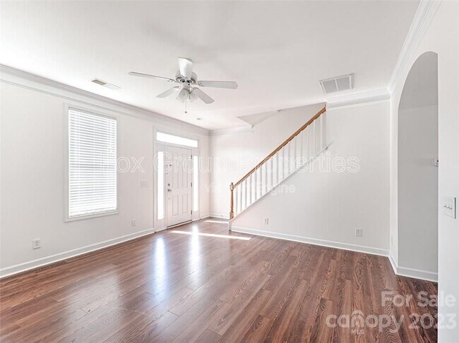 Photo - 242 Welton Way