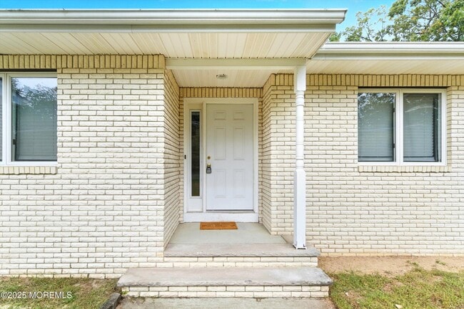 Photo - 257 Alexander Ave