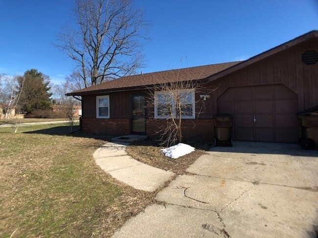 Building Photo - 9757-9763 Toth St. Bridgman Unit 9757