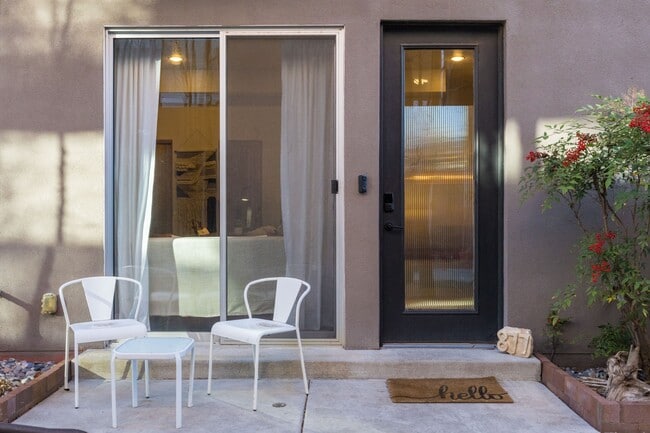 Photo - 877 Silver Ave SW