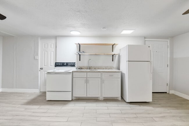 Photo - 1712 Pasadena St Unit 4