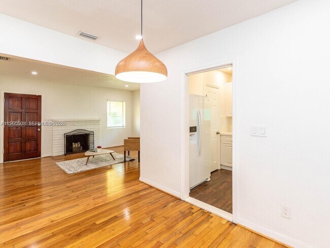 Photo - 3463 Percival Ave