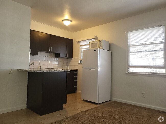 Building Photo - Affordable Midtown Reno Apartment Complex Unit 140 Hubbard - Apt. C