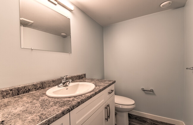 Photo - 5009-50027 27th Ave