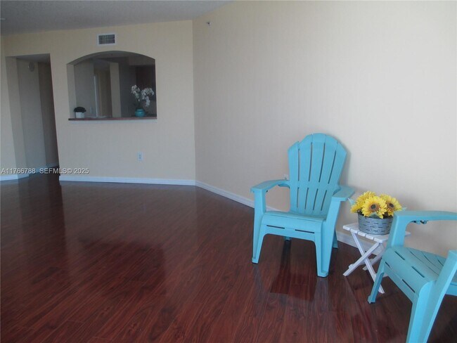 9201 Collins Ave Unit 1021
