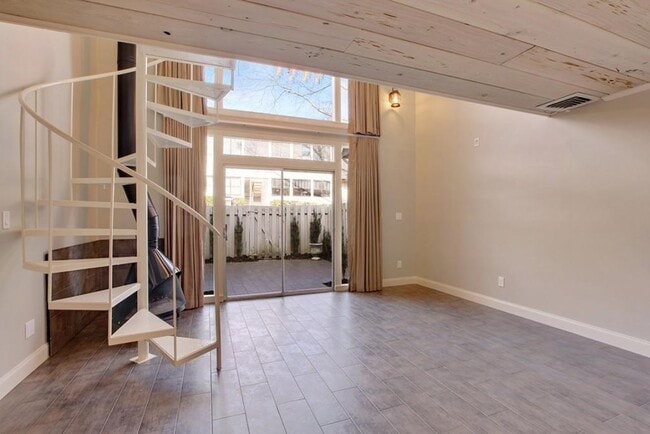 Photo - 150 Maribeau Square NW