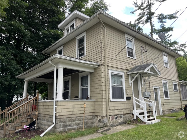 Building Photo - 532 Blackman St Unit 2 Rental