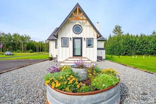 Building Photo - 4650 Bodenburg Loop Rental