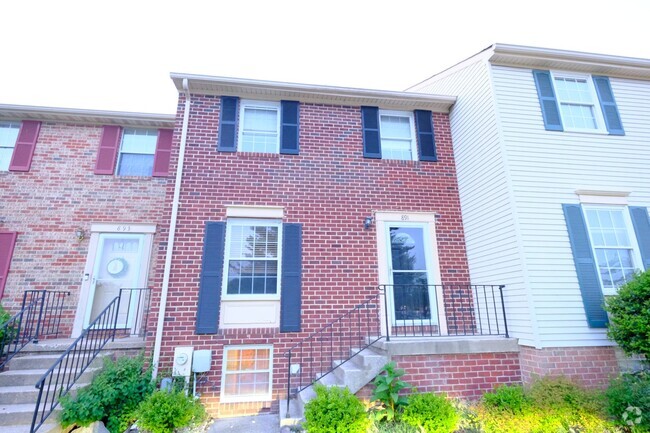 Building Photo - Lovely 3 BR/2 BA Townhome in Pasadena!
