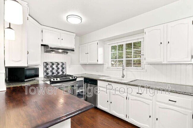 Photo - 1429 Watt Ave