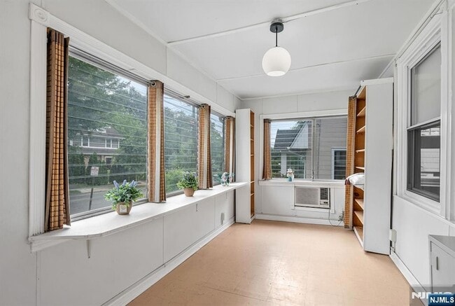 Photo - 133 Highwood Ave