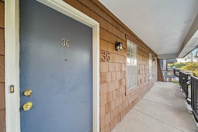 Building Photo - 9009 Gaylord Dr Unit 36