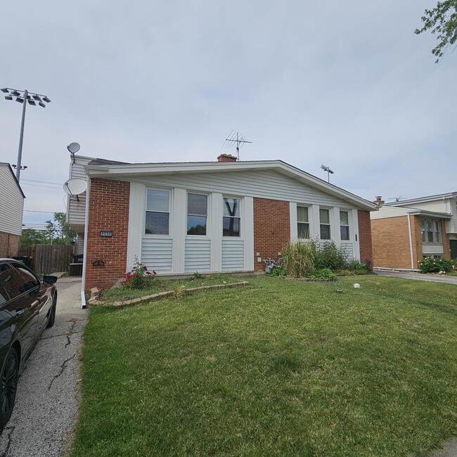 Building Photo - 9268 Barberry Ln