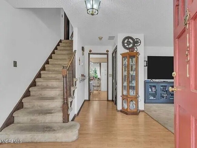 Photo - 151 Cardinal Dr