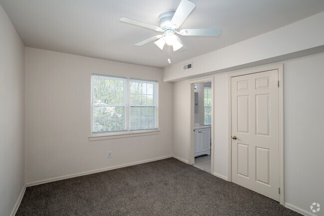 2BR, 2BA - 1,026SF - Townhome - Primary Bedroom