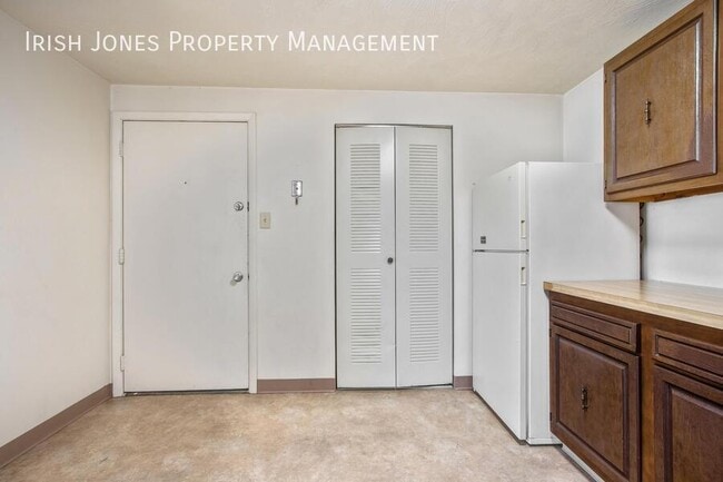 Photo - 9234 Niemel Dr Unit Apt. 4
