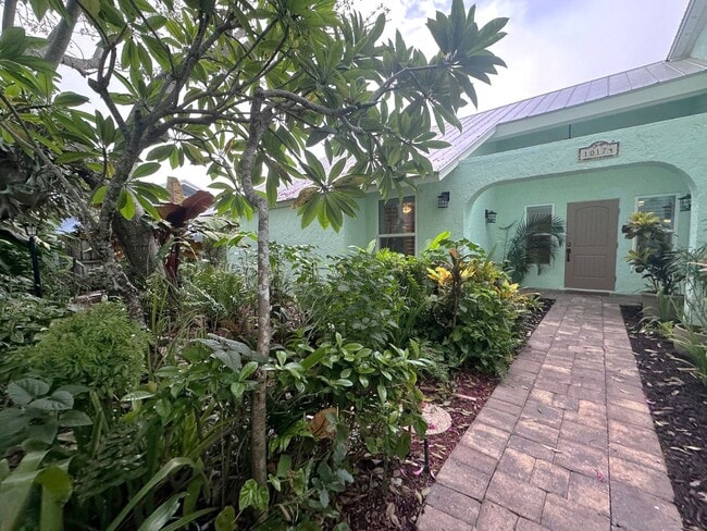 Photo - 3BR/ 3BA Pool Home   *Near Burns Rd Aquatic Center & Park * No HOA * 12+ Month Lease Options Avai...