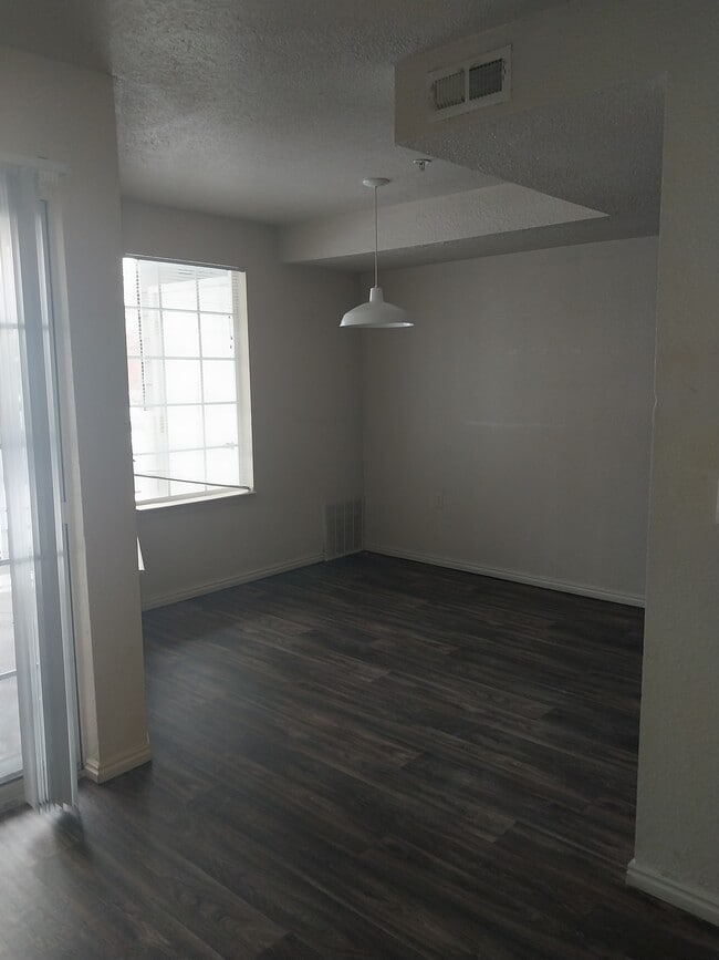 Photo - Parkgate Apartments