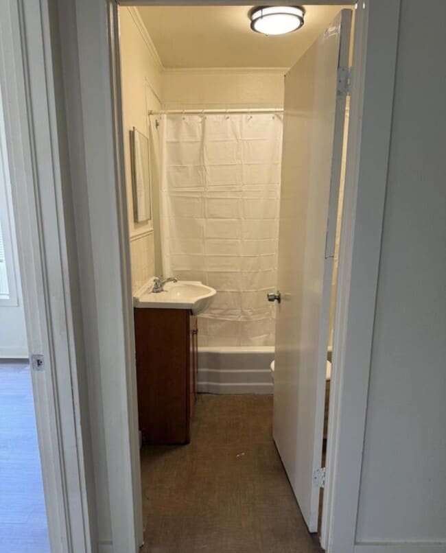 Photo - NA - "1039 St Charles St"