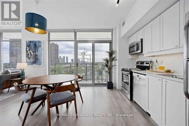 Photo - 105 The Queensway Unit 603