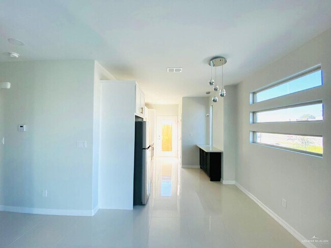 Photo - 13 W Rutherford Ave Unidad 1