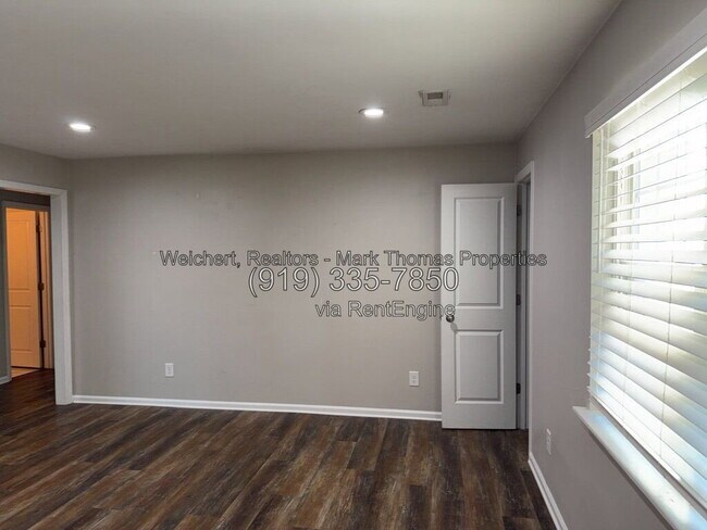 Photo - 219 Bridgefield Pl