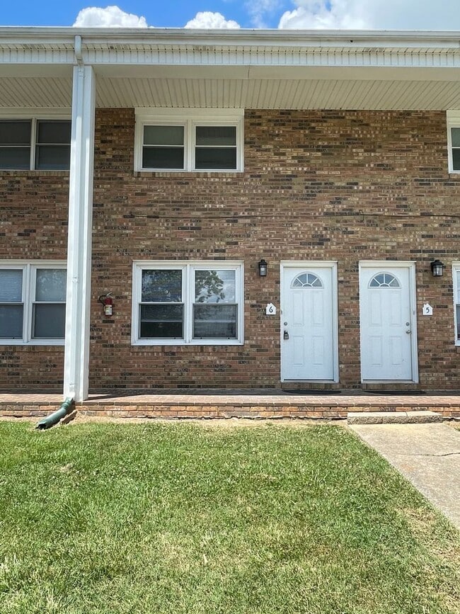 Building Photo - 332 Old Gray Station Rd