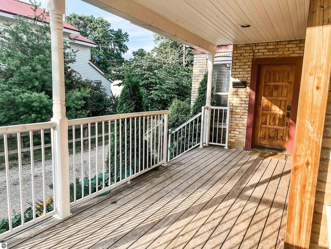 Photo - 617 S Main St