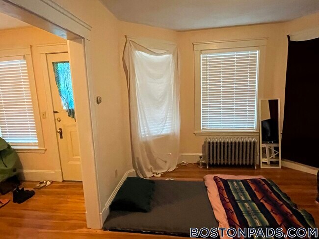 48 Upland Rd Unit 1