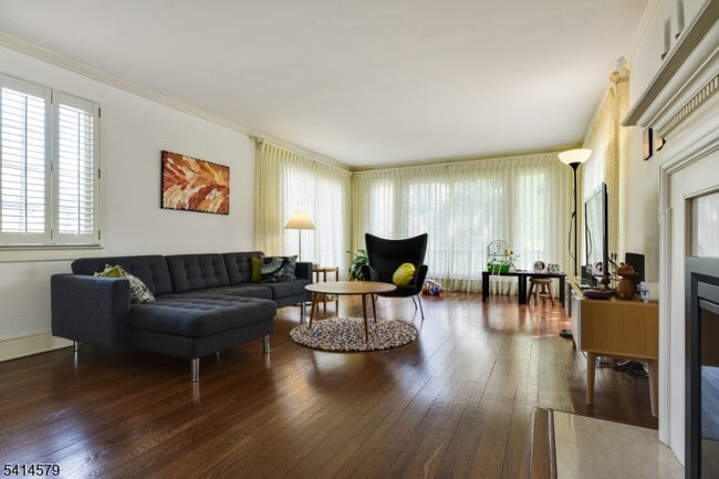 Photo - 869 Ridgewood Rd