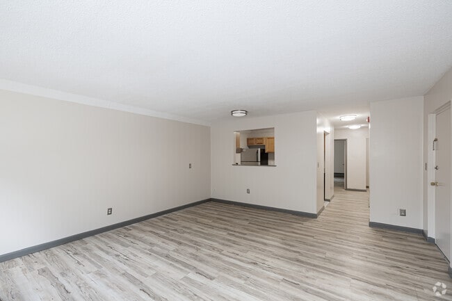 3 habitaciones, 1 baño - Sala de estar - Brookside Apartment Homes