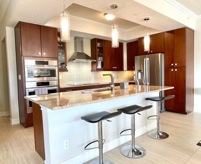 Photo - 431 Bay Colony Dr N