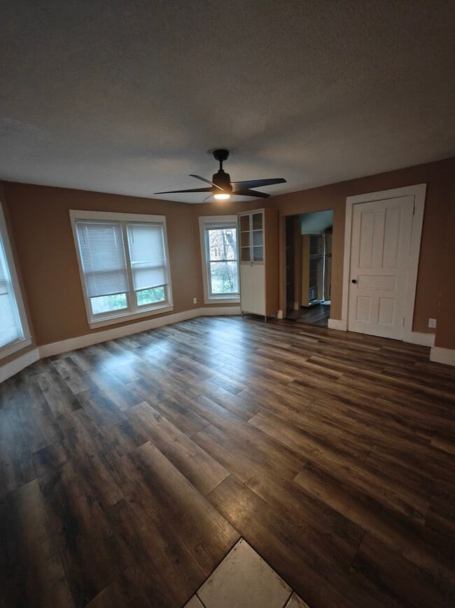 Photo - 218 E Rose St