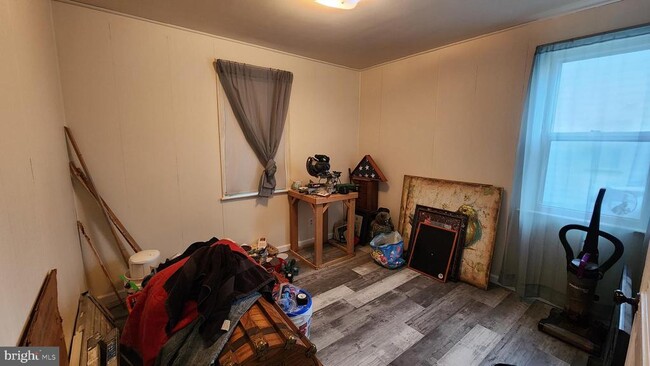 Photo - 407 W High St