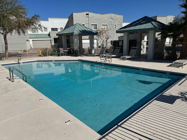 2 bed/2 bath townhome in TEMPE! - 2 bed/2 bath townhome in TEMPE!