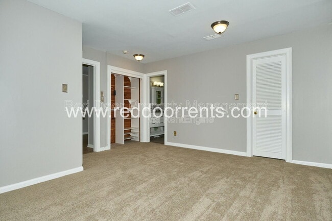 Photo - 385 W Hawthorne St