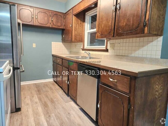 Building Photo - 1712 Breiding Rd Rental
