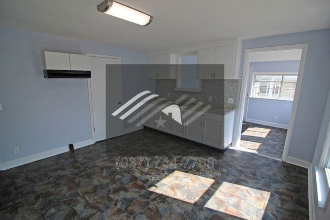 Photo - 78 Notre Dame Ave